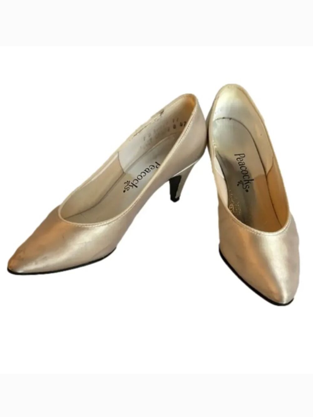 Cream / Off-white Statin Pump High Heels Size 7